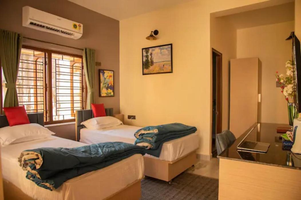 J'S Nest Hotel Kolkata Exterior photo