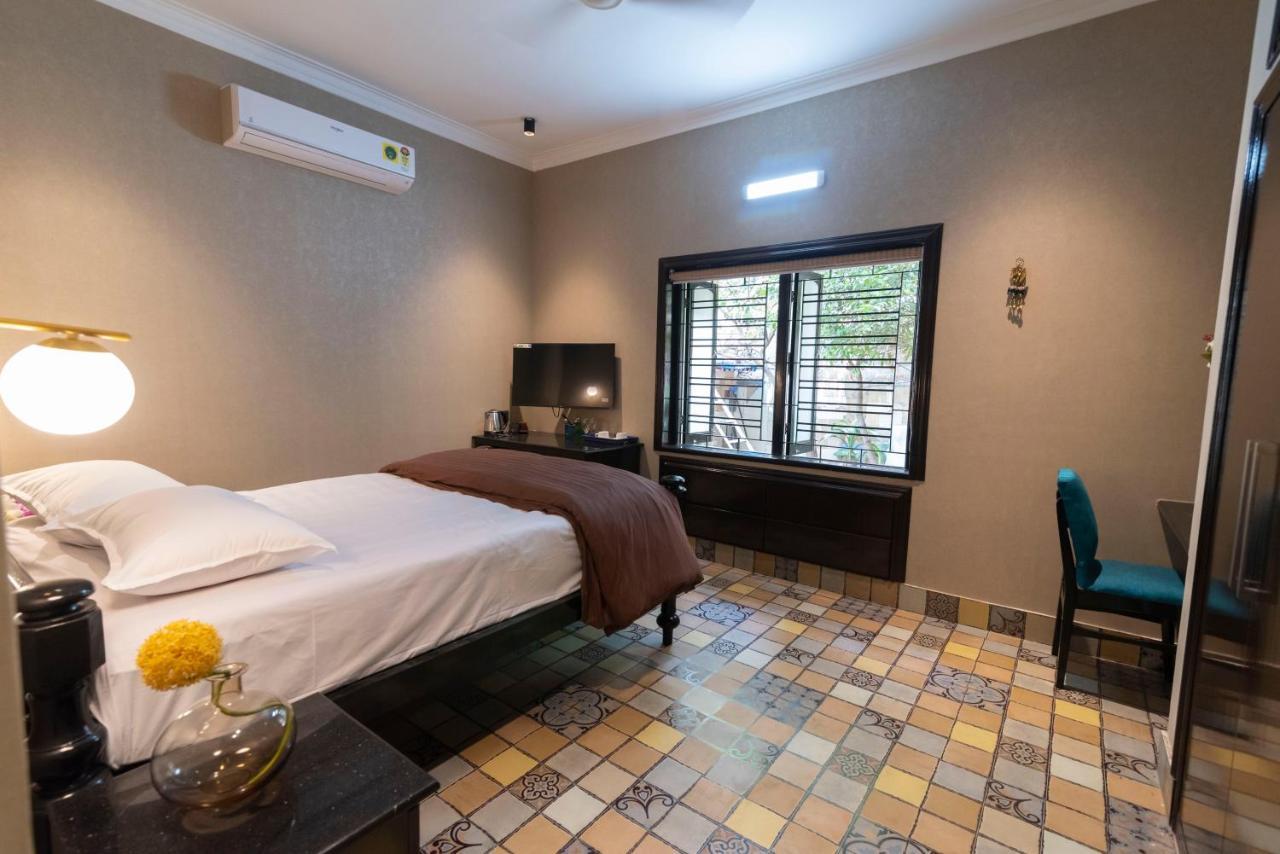 J'S Nest Hotel Kolkata Exterior photo