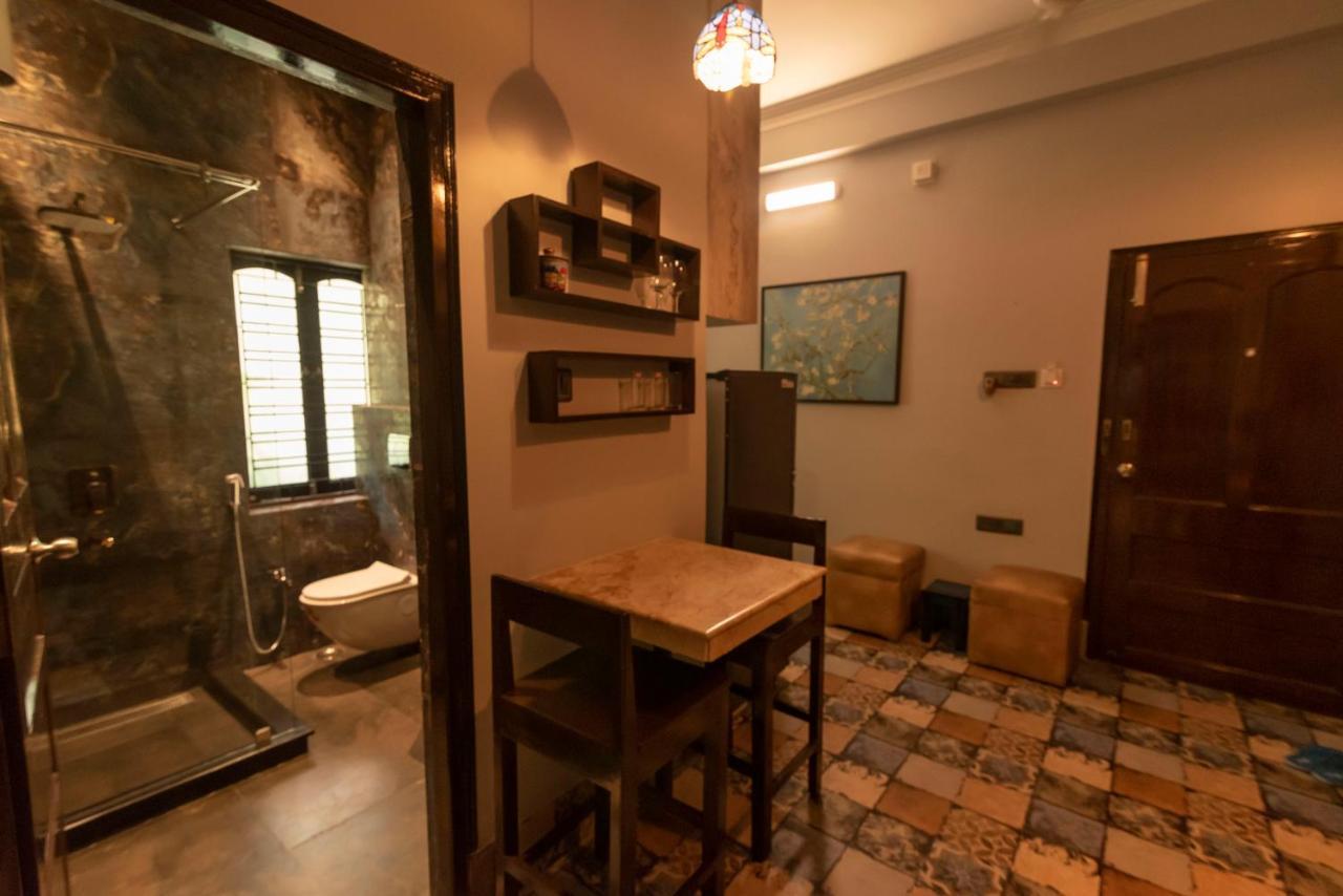 J'S Nest Hotel Kolkata Exterior photo