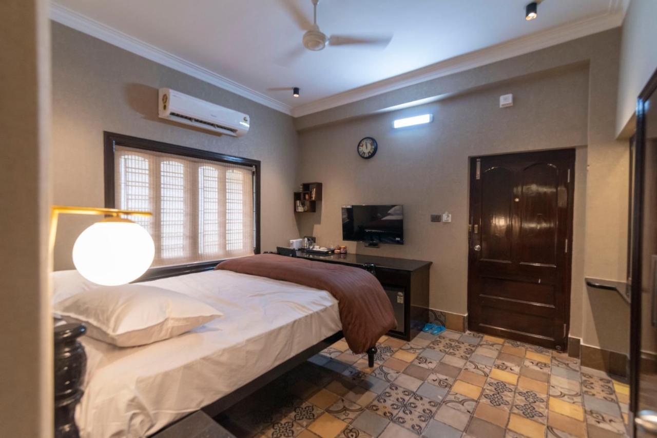 J'S Nest Hotel Kolkata Exterior photo