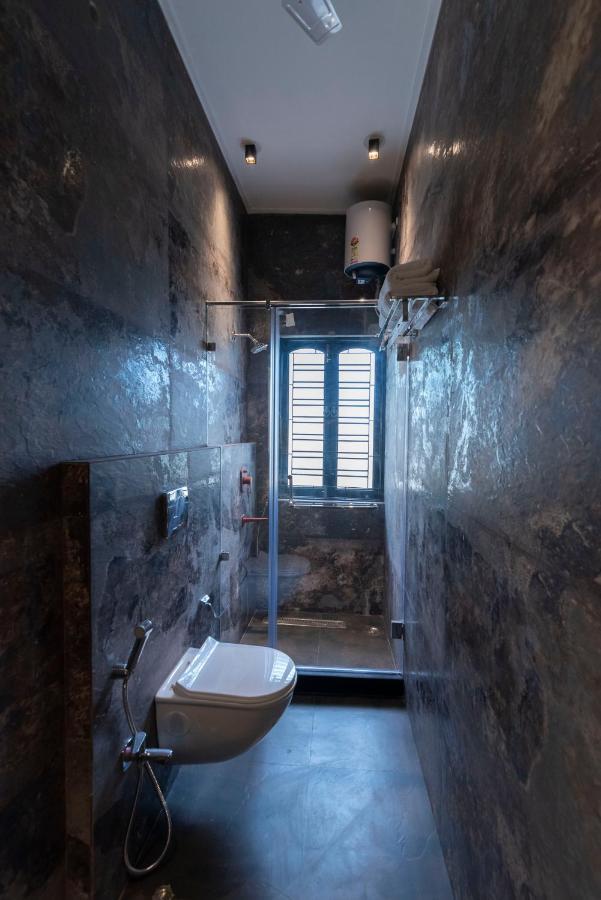 J'S Nest Hotel Kolkata Exterior photo